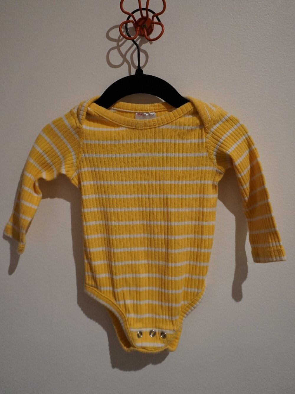 Hanna Andersson Onesie 6-12M Yellow Stripes